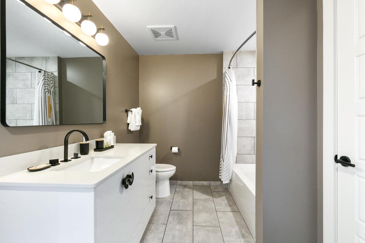 Luxury 2-Bedroom Condo Steps Away From The French Quarter New Orleans Bagian luar foto