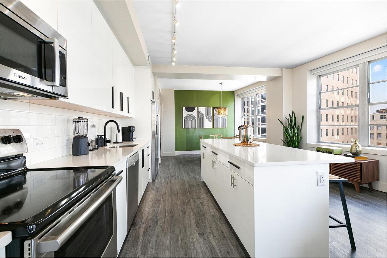 Luxury 2-Bedroom Condo Steps Away From The French Quarter New Orleans Bagian luar foto