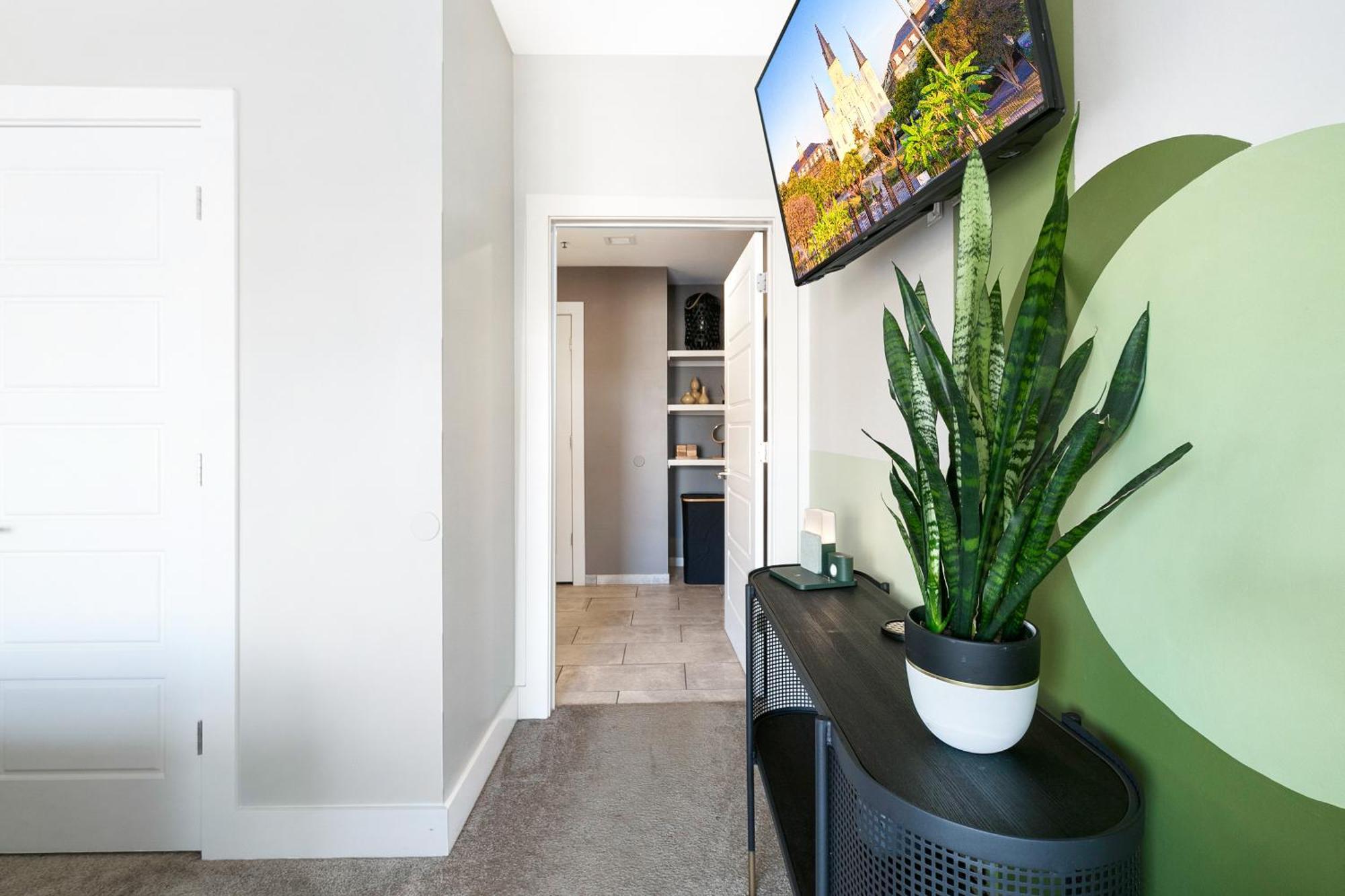 Luxury 2-Bedroom Condo Steps Away From The French Quarter New Orleans Bagian luar foto