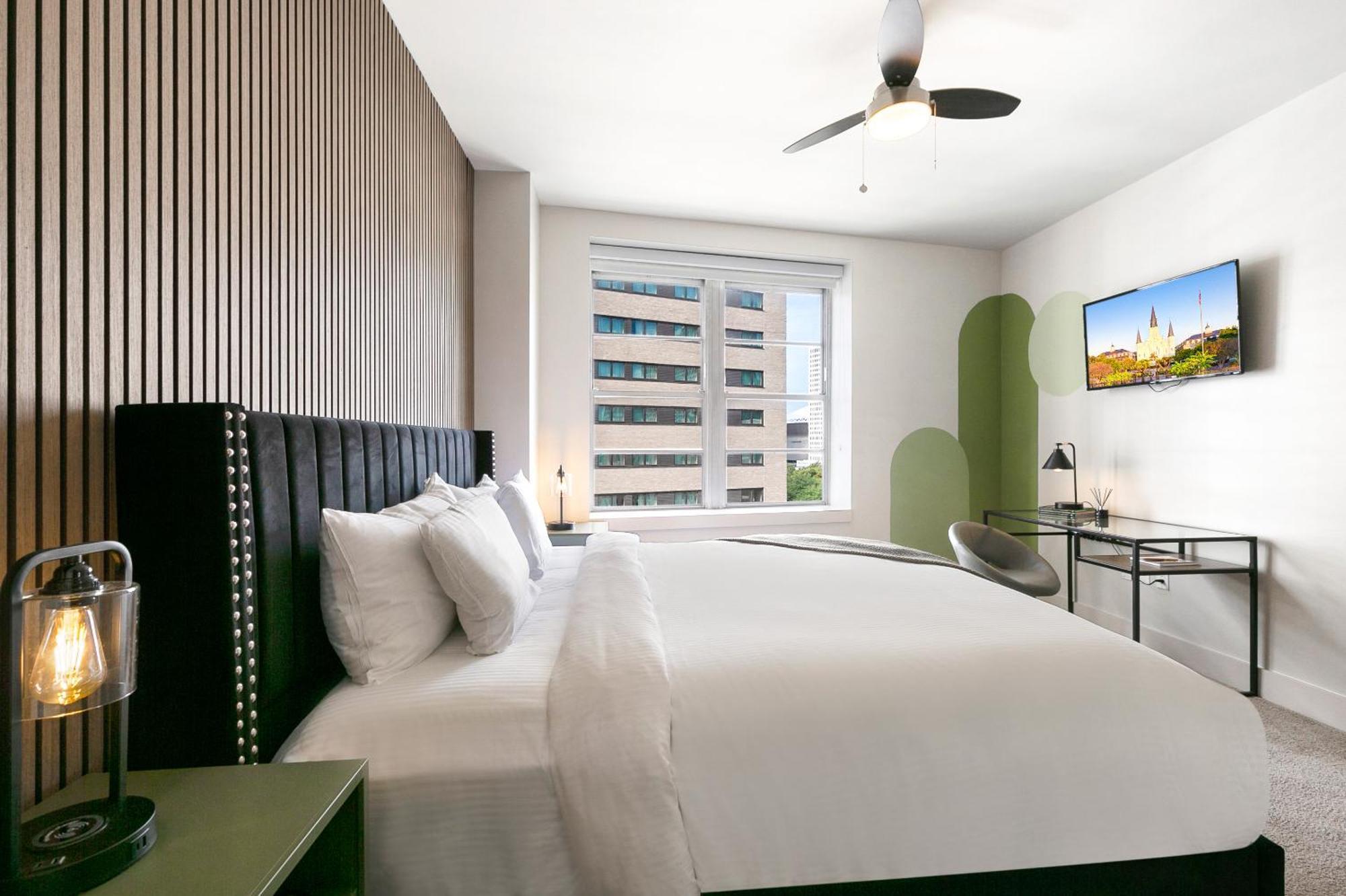 Luxury 2-Bedroom Condo Steps Away From The French Quarter New Orleans Bagian luar foto