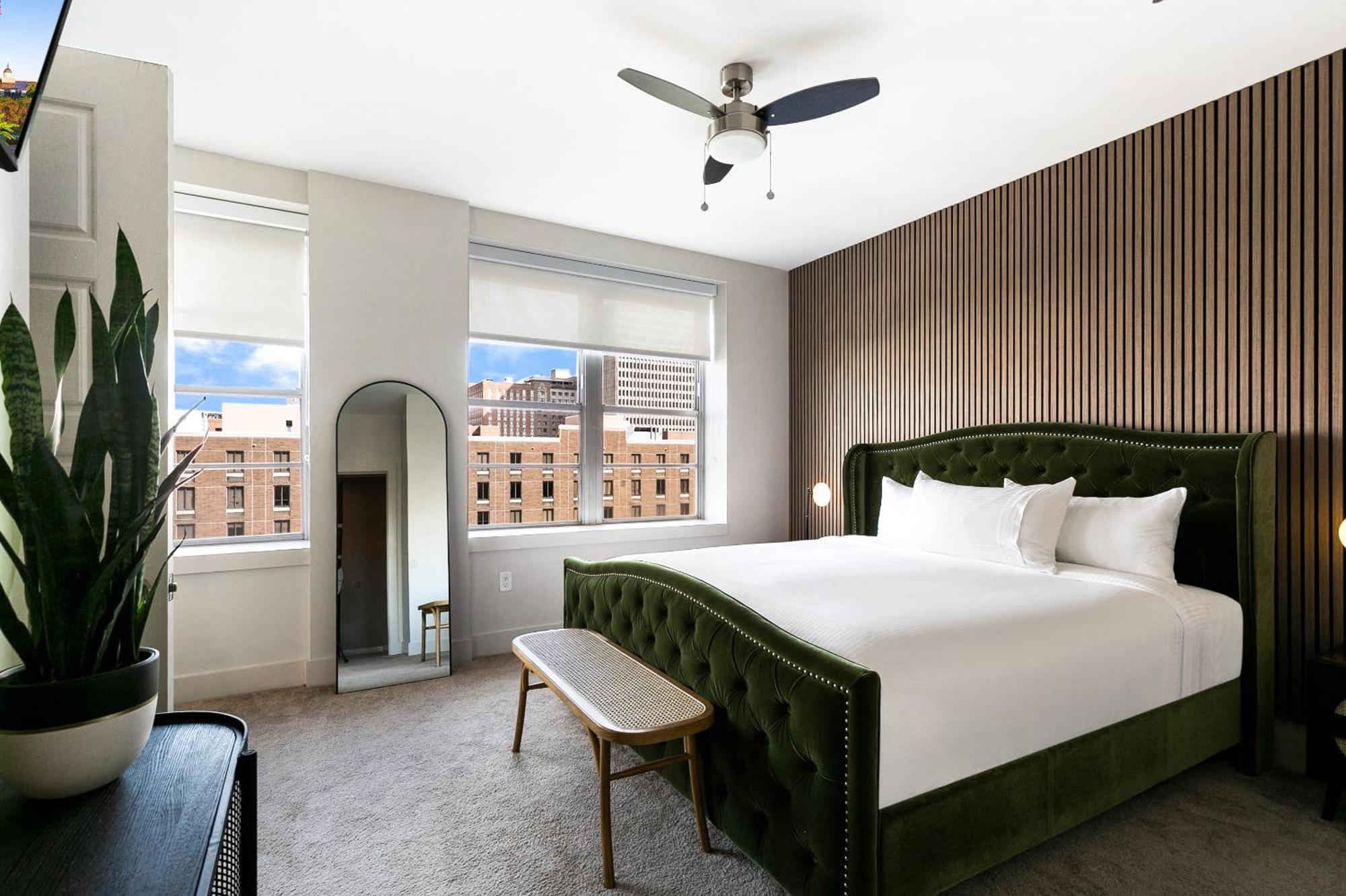 Luxury 2-Bedroom Condo Steps Away From The French Quarter New Orleans Bagian luar foto