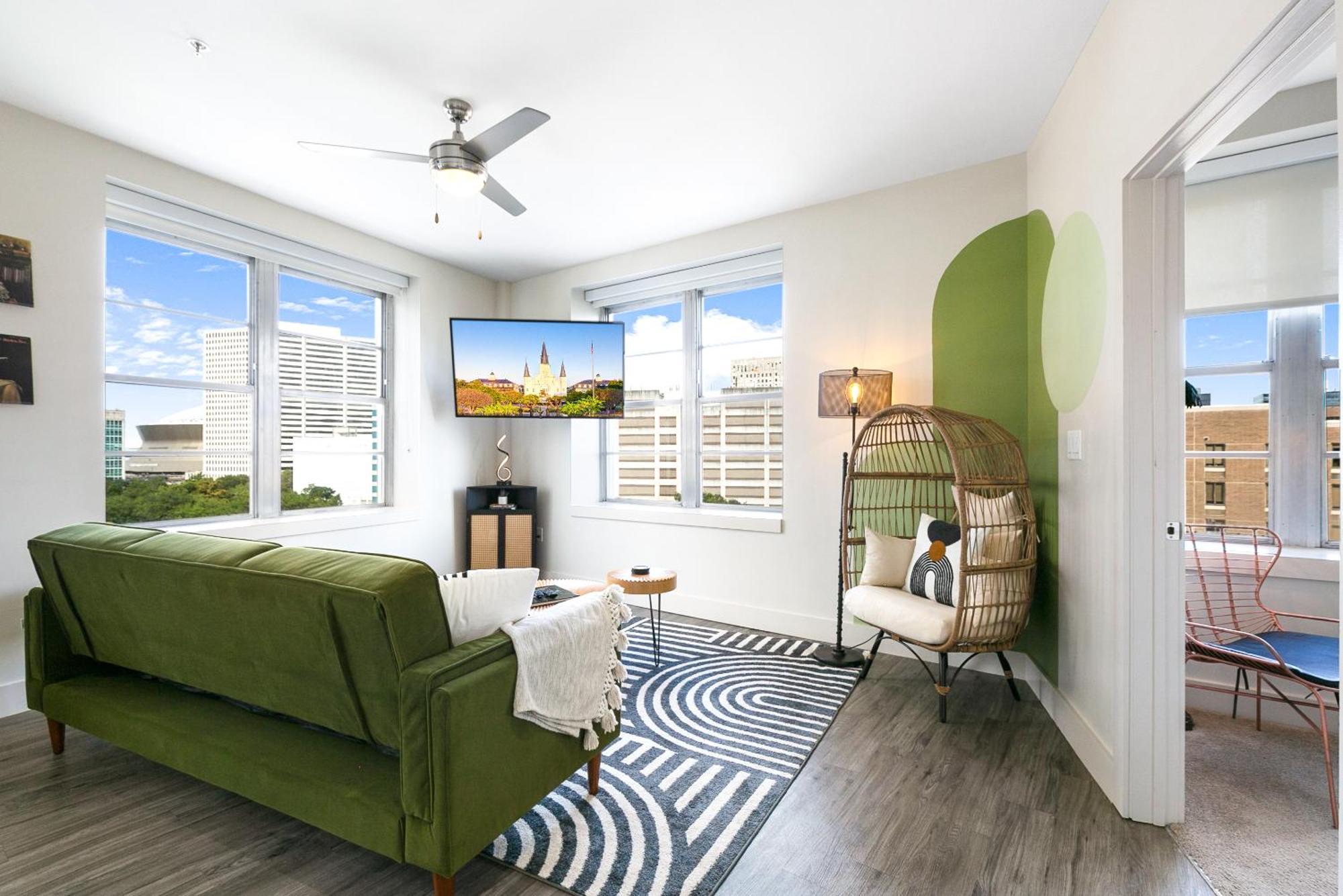 Luxury 2-Bedroom Condo Steps Away From The French Quarter New Orleans Bagian luar foto