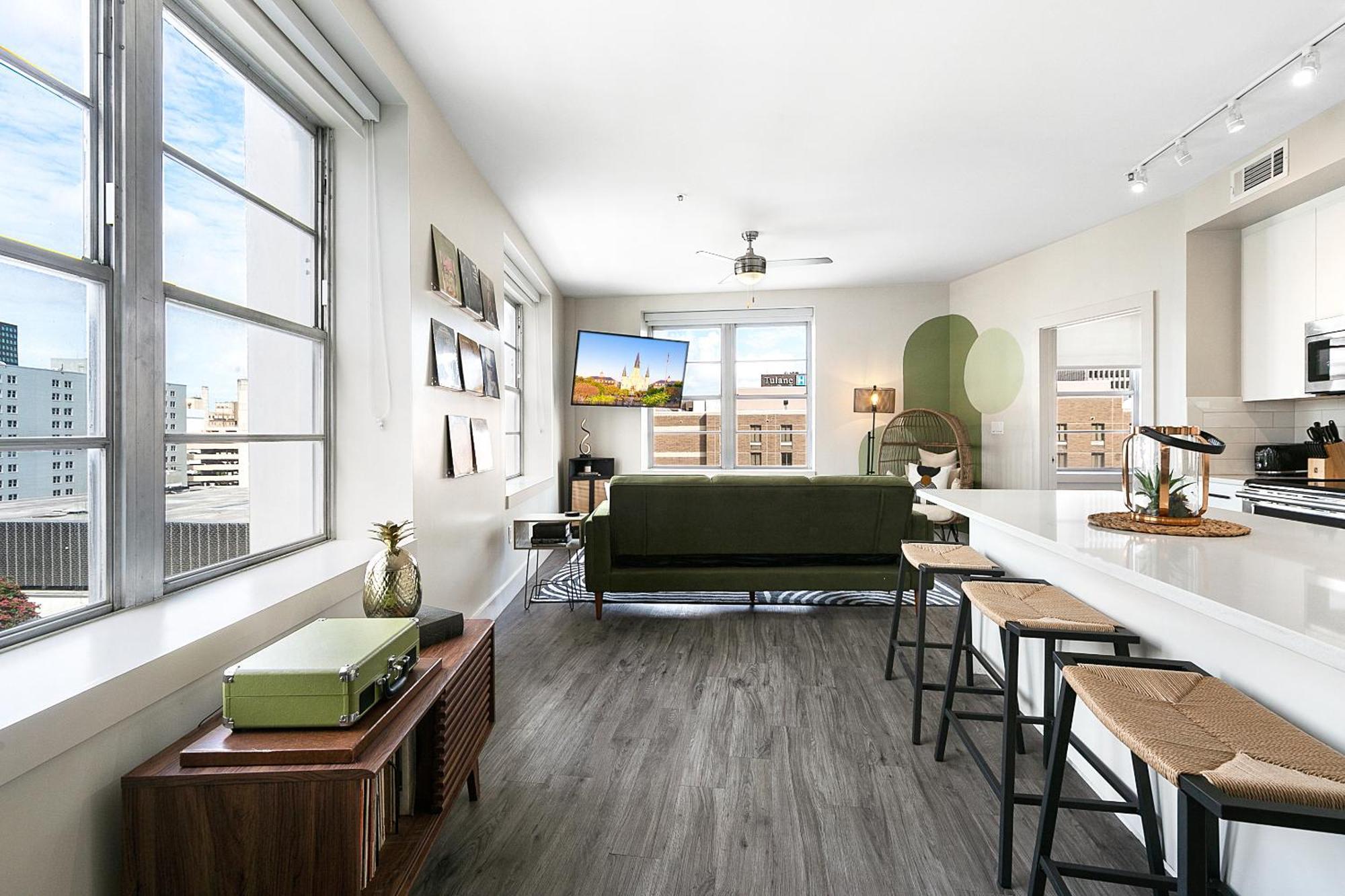 Luxury 2-Bedroom Condo Steps Away From The French Quarter New Orleans Bagian luar foto