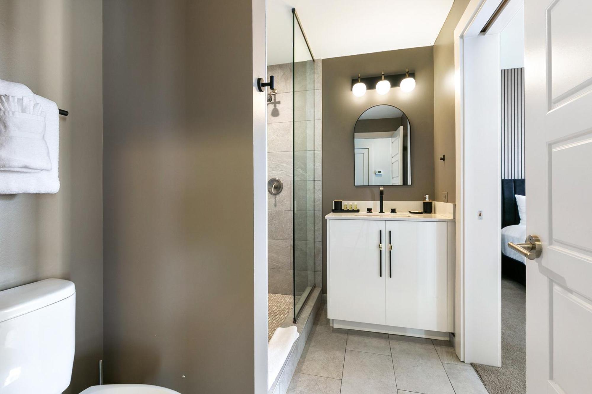 Luxury 2-Bedroom Condo Steps Away From The French Quarter New Orleans Bagian luar foto