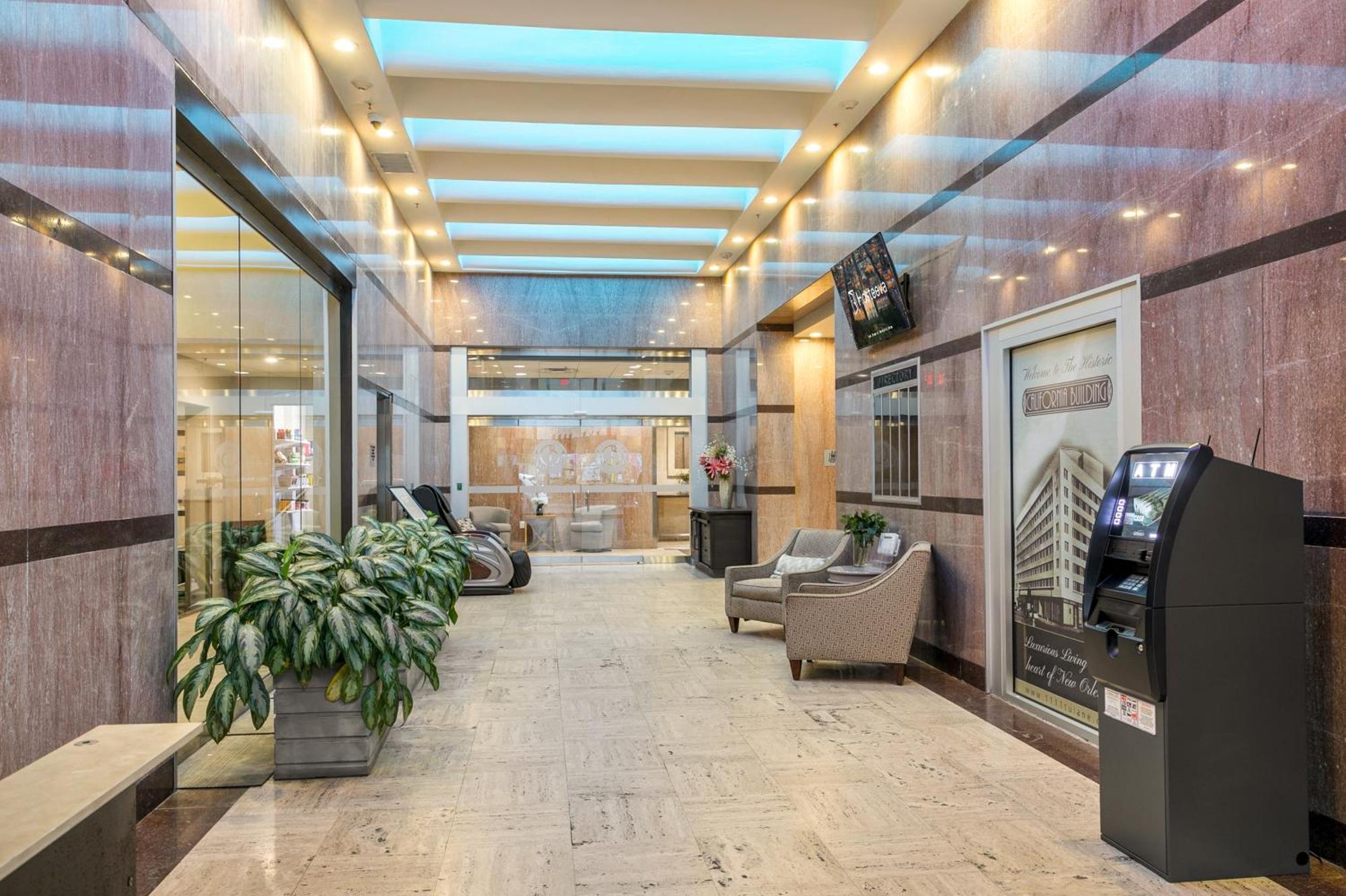 Luxury 2-Bedroom Condo Steps Away From The French Quarter New Orleans Bagian luar foto