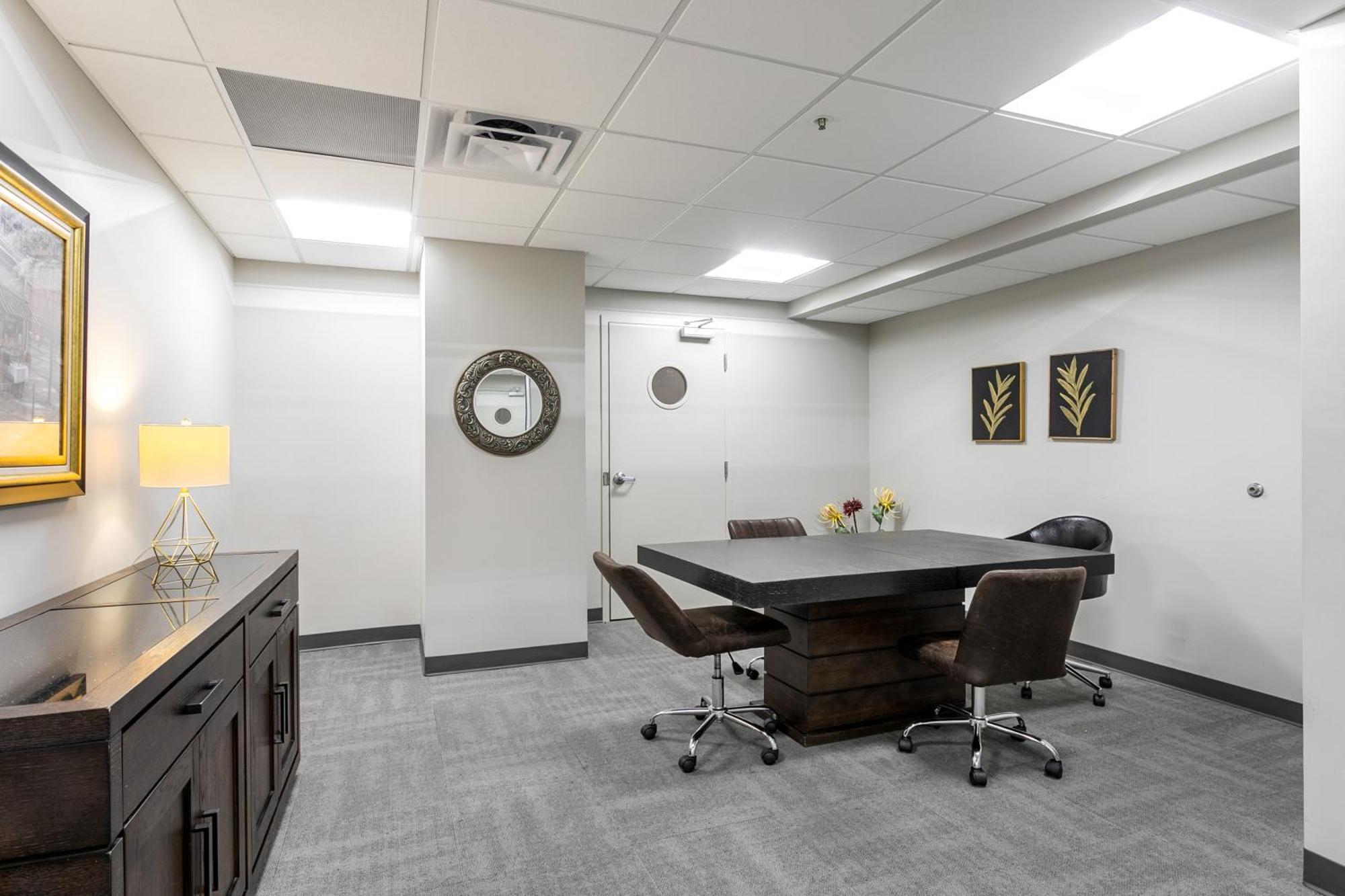 Luxury 2-Bedroom Condo Steps Away From The French Quarter New Orleans Bagian luar foto